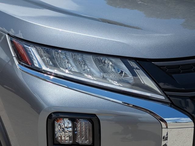 Used 2025 Mitsubishi Outlander Sport LE AWD/4WD image 10