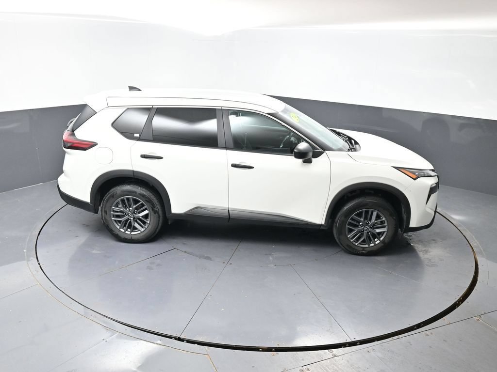 Used 2024 Nissan Rogue S FWD image 40