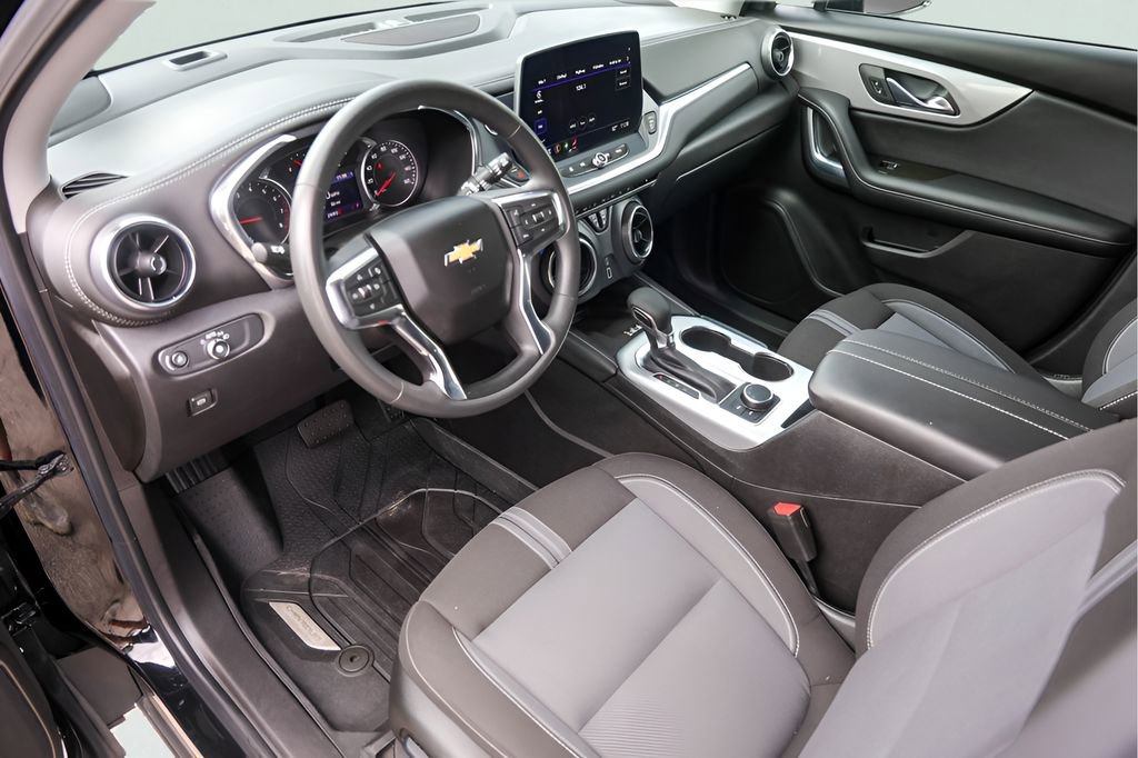 Used 2024 Chevrolet Blazer LT w/ Convenience Package FWD image 12