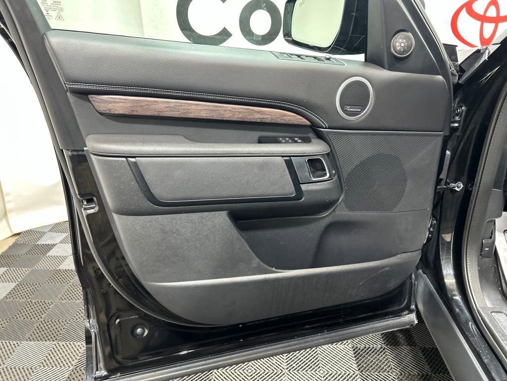 Used 2022 Land Rover Discovery HSE R-Dynamic AWD/4WD image 21