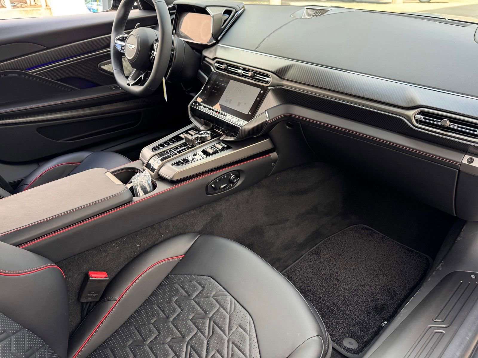 New 2025 Aston Martin Vanquish image 17