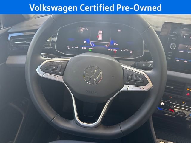 Certified 2025 Volkswagen Jetta SE w/ Sunroof Package image 18