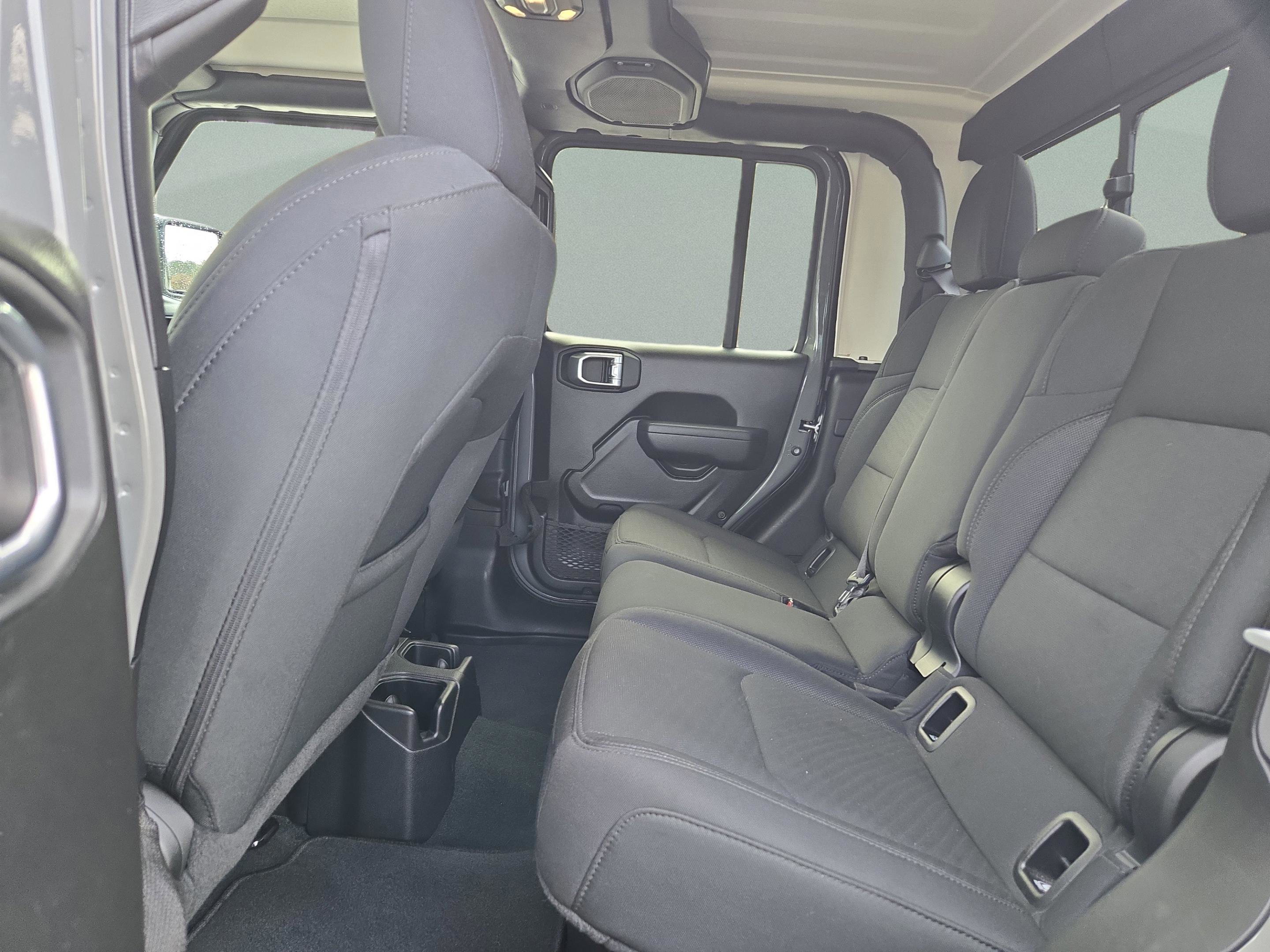 Used 2022 Jeep Gladiator Sport image 22