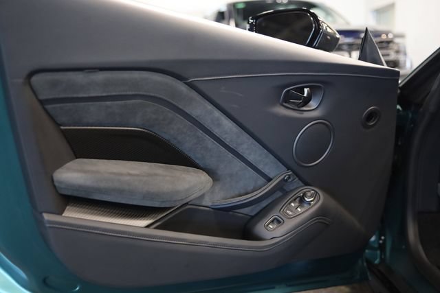 Used 2023 Aston Martin V8 Vantage Roadster RWD image 9