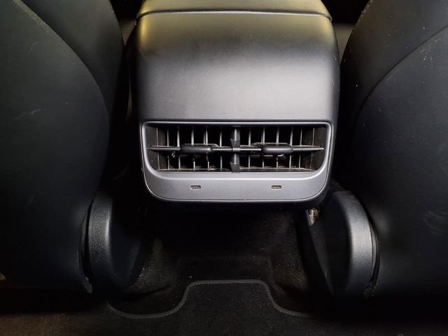 Used 2022 Tesla Model Y Long Range AWD/4WD image 18