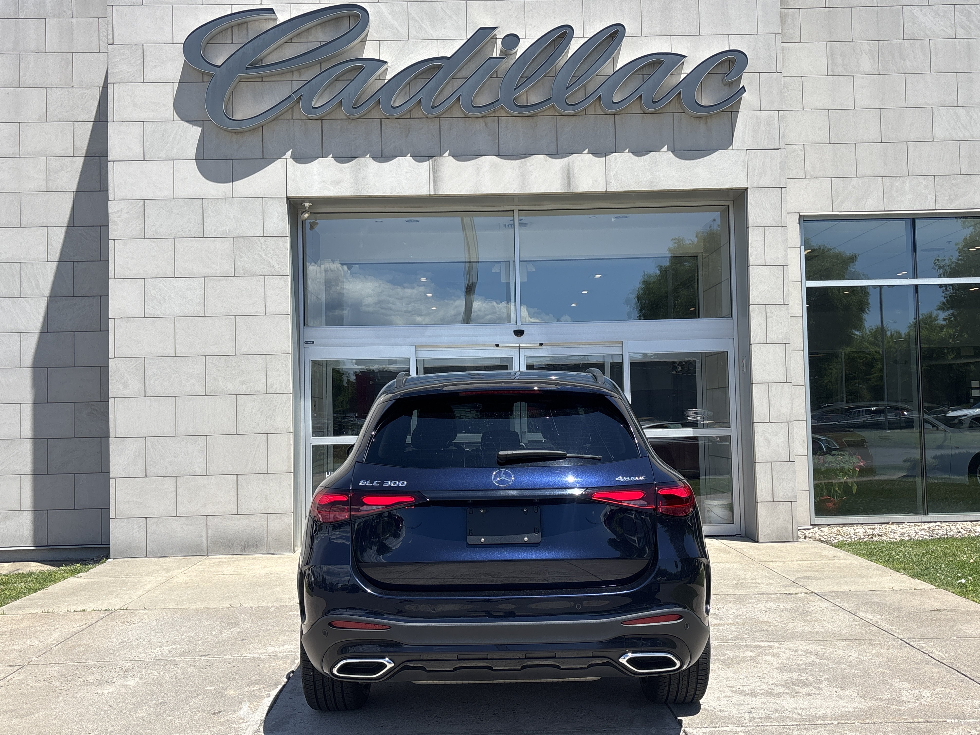 Used 2023 Mercedes-Benz GLC 300 4MATIC image 6