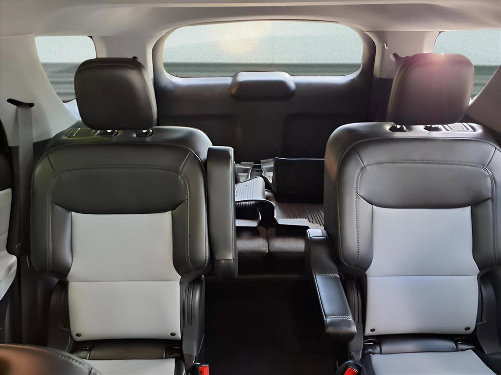 Used 2023 Ford Explorer XLT w/ Equipment Group 202A image 17