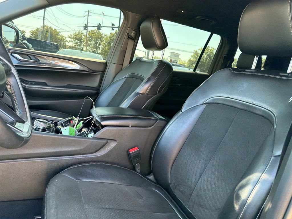 Used 2022 Jeep Grand Cherokee L Laredo RWD image 28