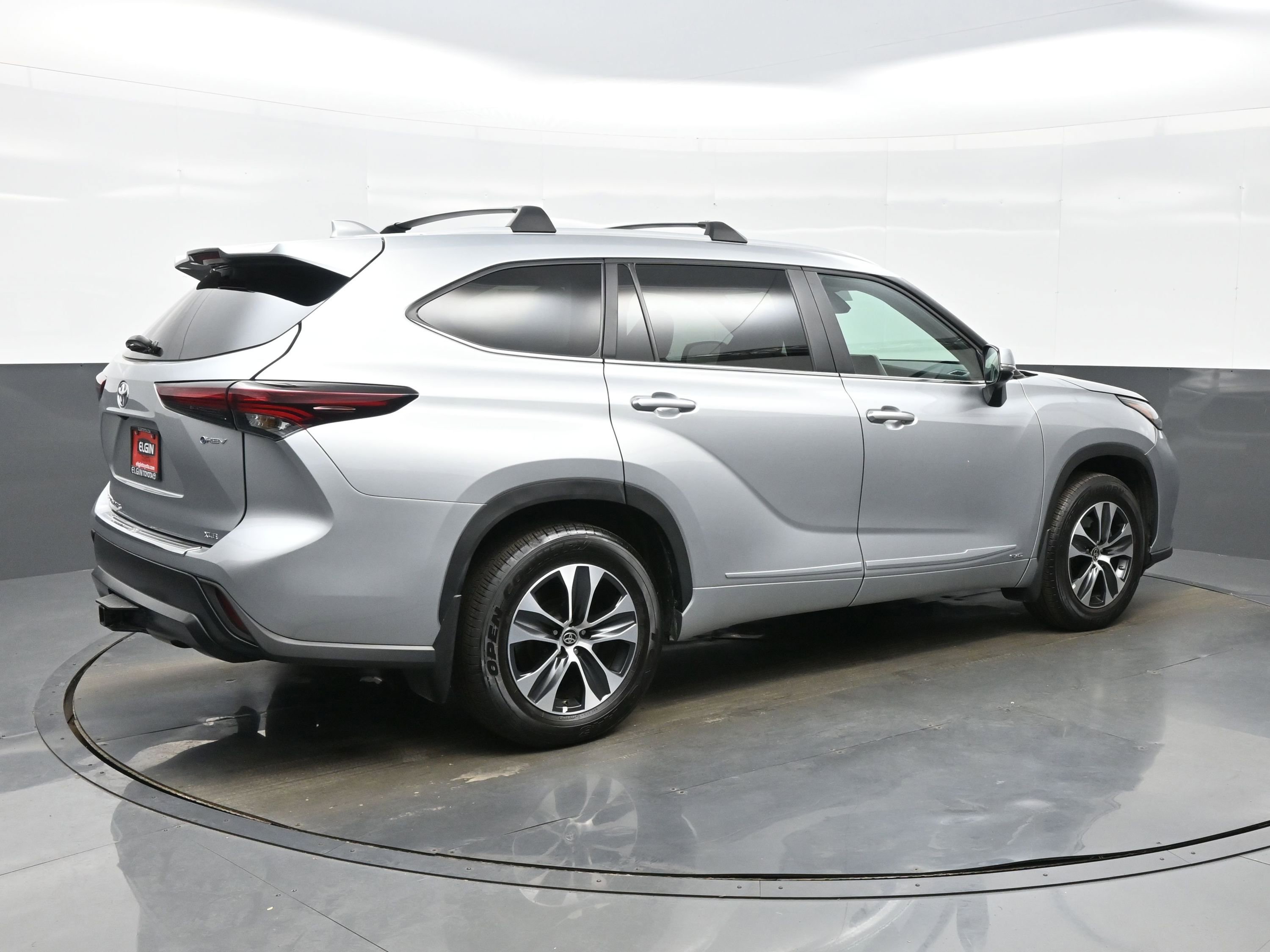 Used 2025 Toyota Highlander XLE AWD/4WD image 6
