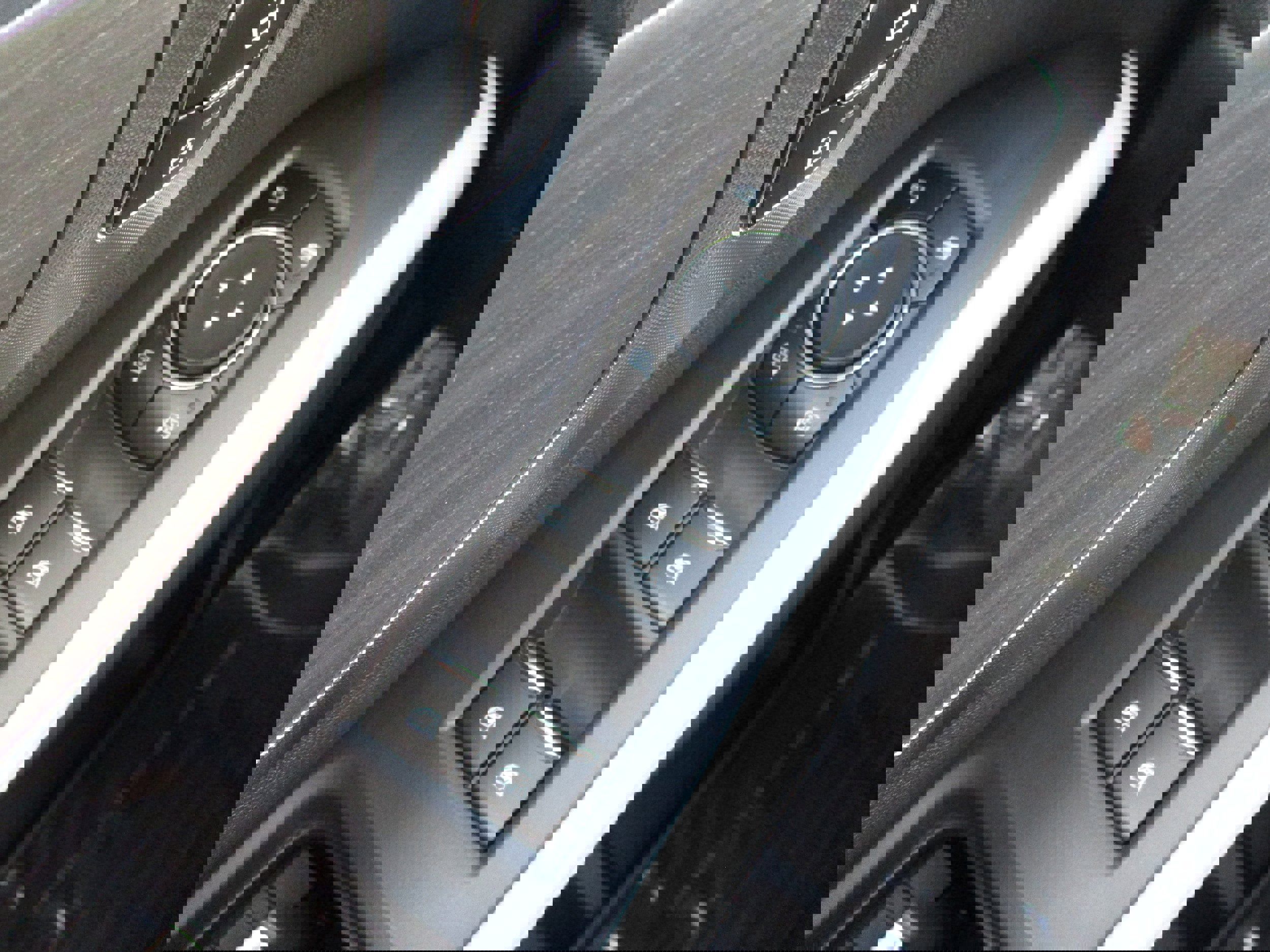 Used 2025 Ford Expedition Platinum image 39