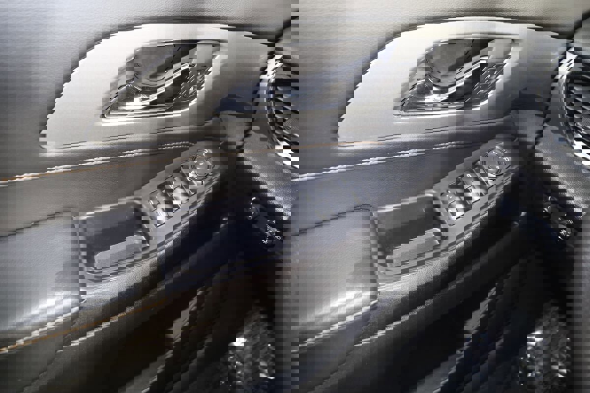 Used 2021 Chevrolet Traverse LS AWD/4WD image 27