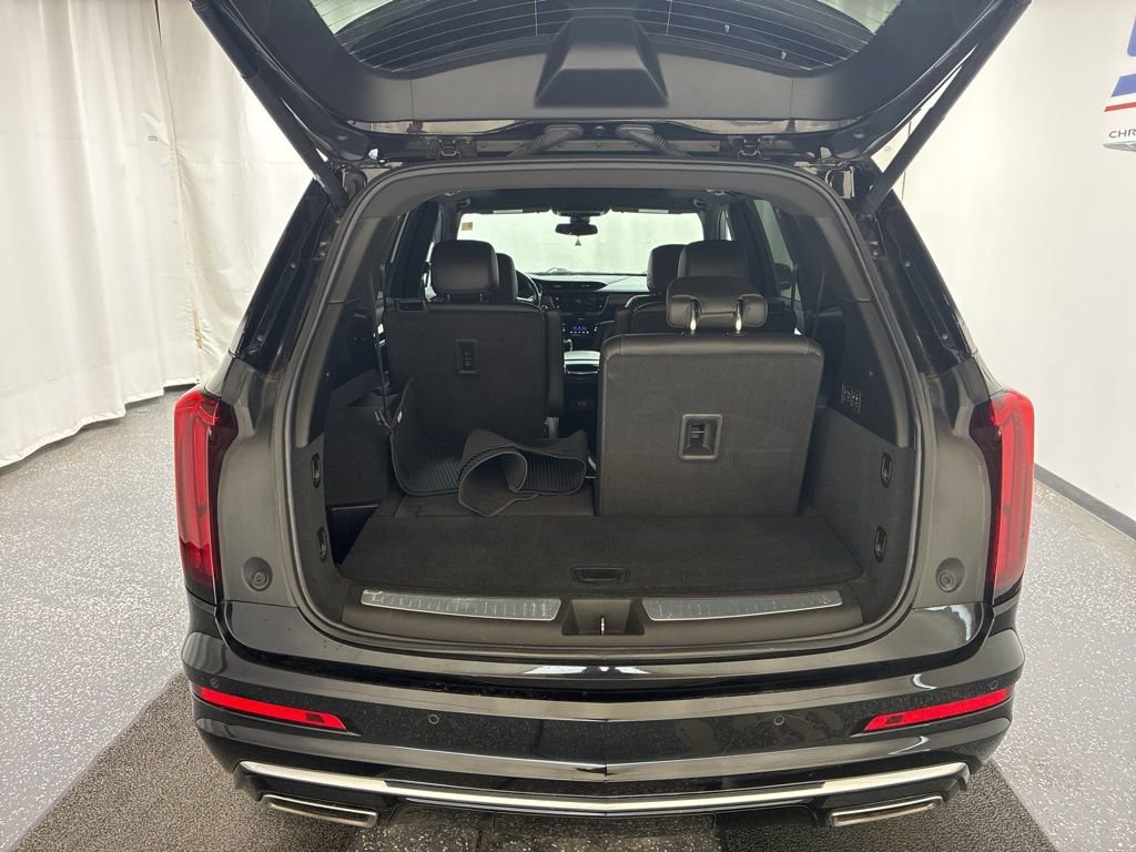 Used 2023 Cadillac XT6 Premium Luxury AWD/4WD image 6