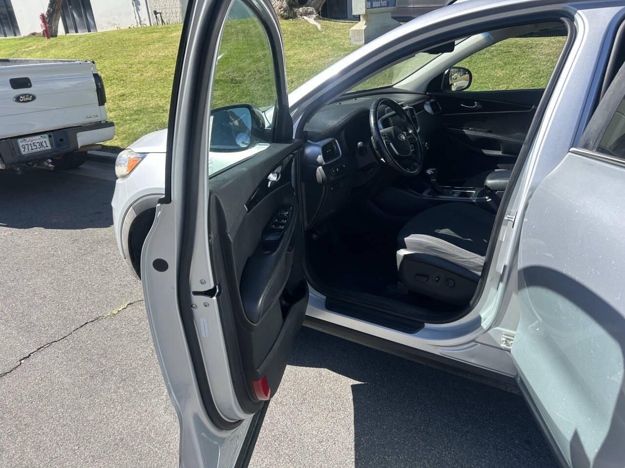 Used 2019 Kia Sorento FWD V6 w/ LX V6 Convenience Package image 6