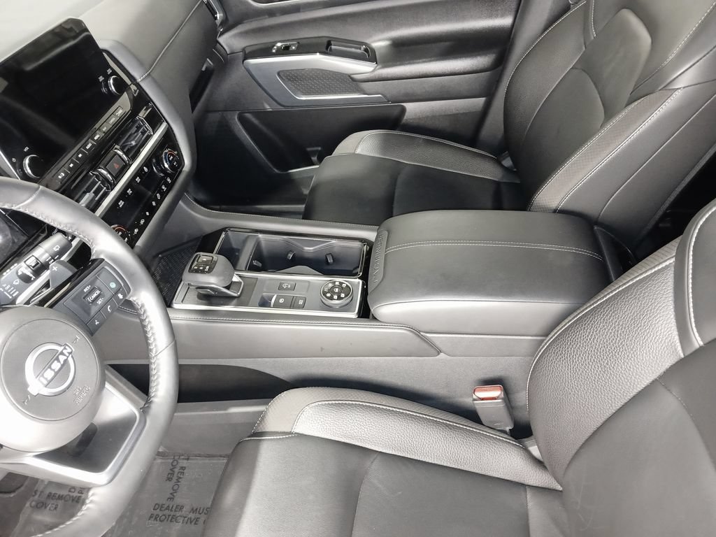Used 2025 Nissan Pathfinder SL AWD/4WD image 18