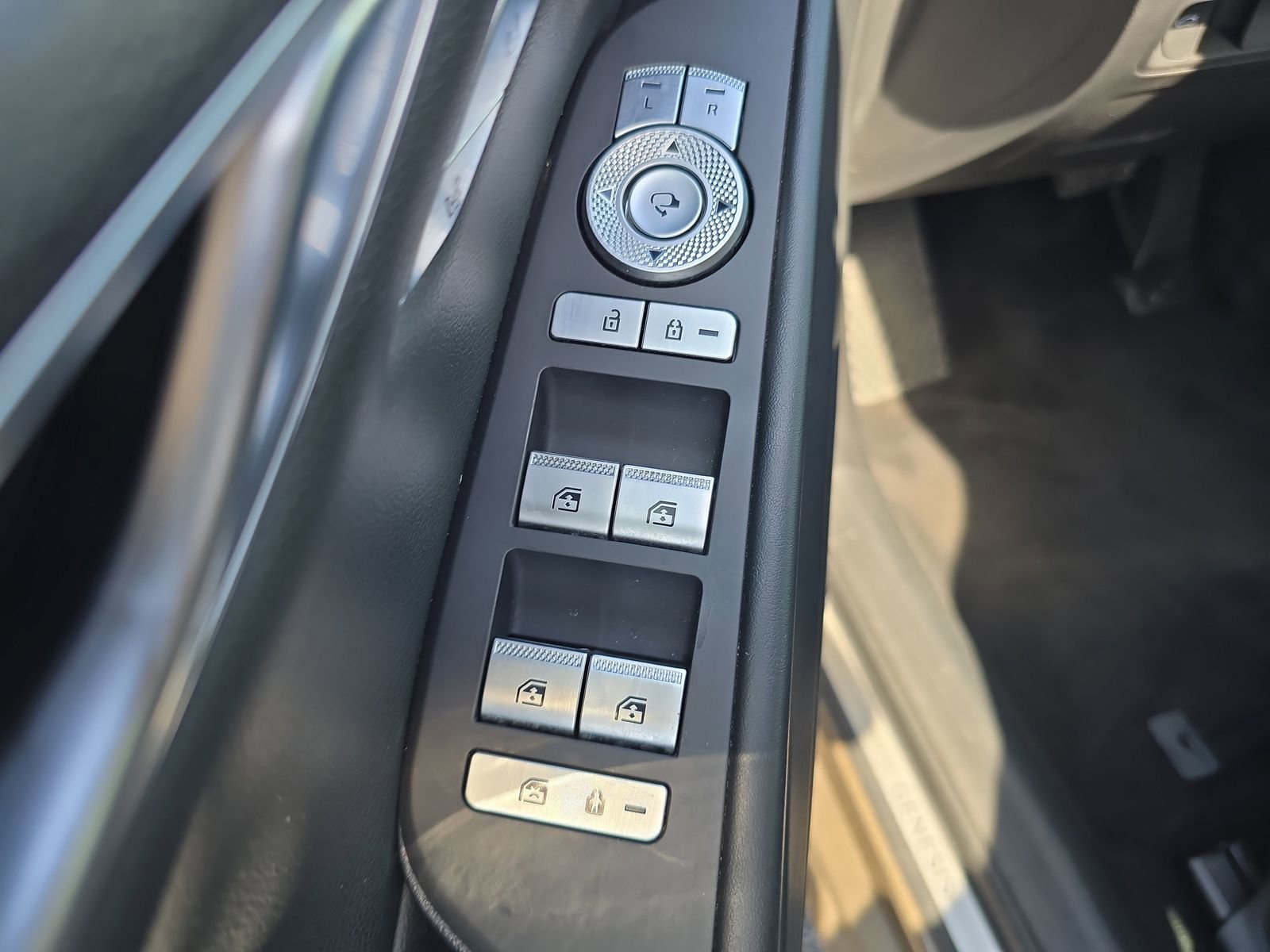Used 2023 Genesis G80 2.5T AWD/4WD image 14
