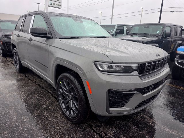 New 2027 Jeep Grand Cherokee Summit AWD/4WD image 2