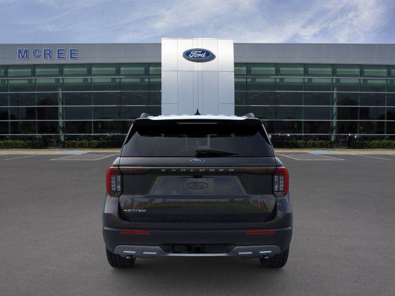 New 2026 Ford Explorer Active RWD image 5