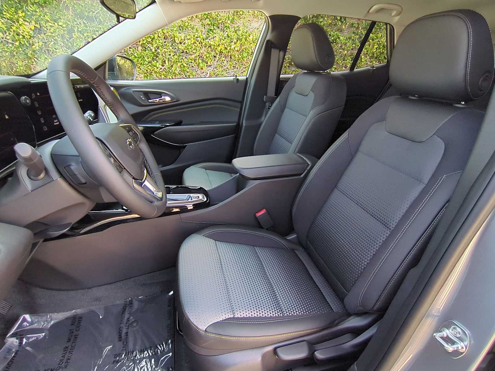 New 2026 Chevrolet Trax LT w/ Midnight Edition FWD image 22