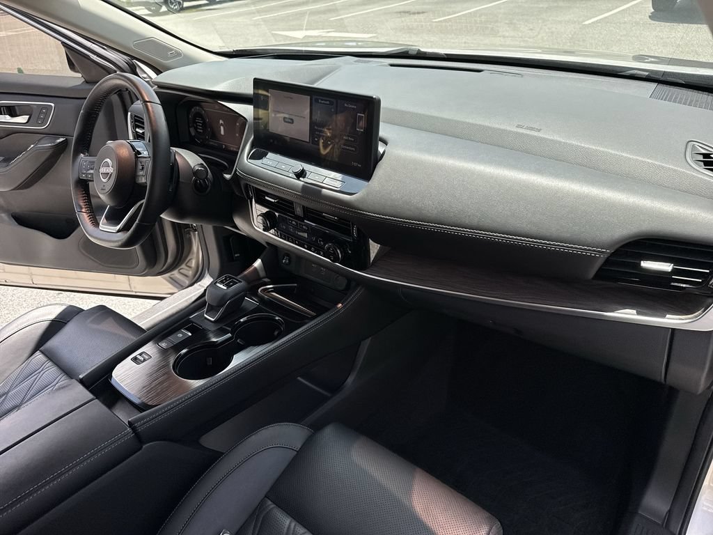 Used 2024 Nissan Rogue Platinum w/ Platinum Premium Package FWD image 32