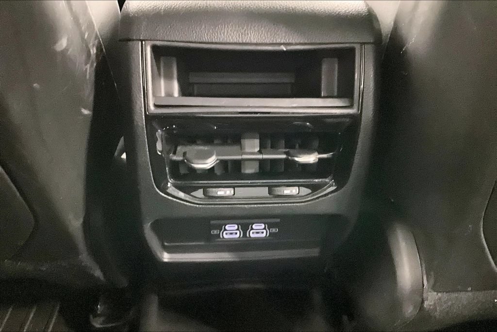 Used 2023 Jeep Grand Cherokee Laredo AWD/4WD image 24
