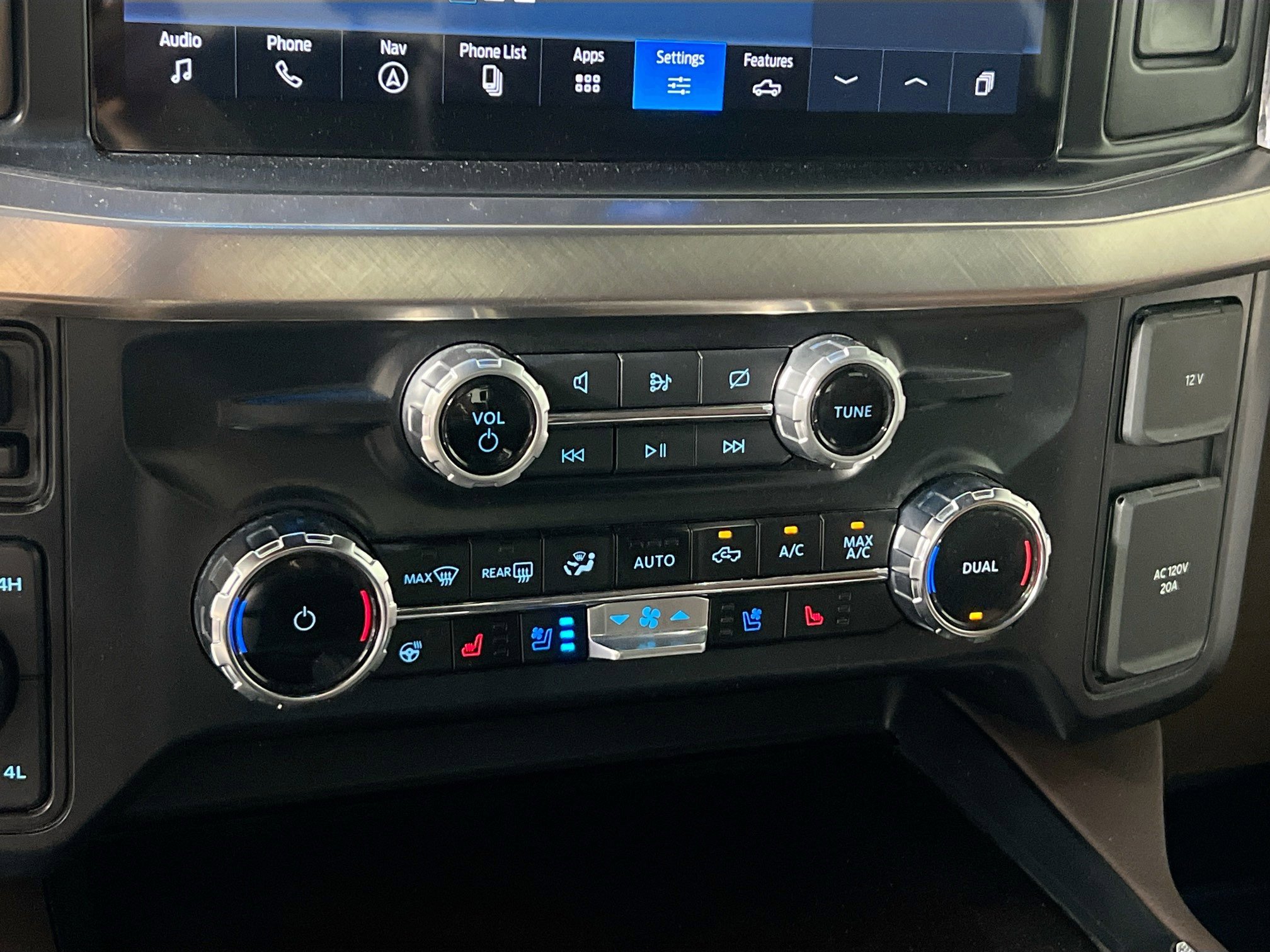 Used 2024 Ford F350 King Ranch w/ Chrome Package image 27