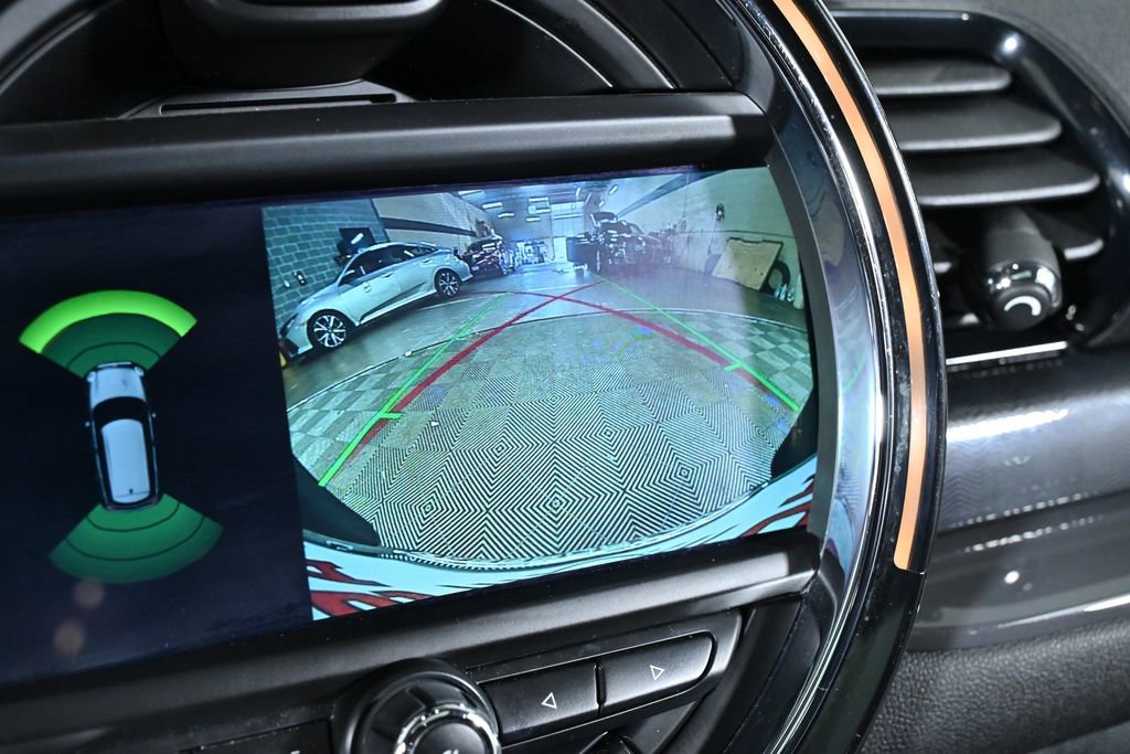 Used 2018 MINI Cooper Clubman image 15