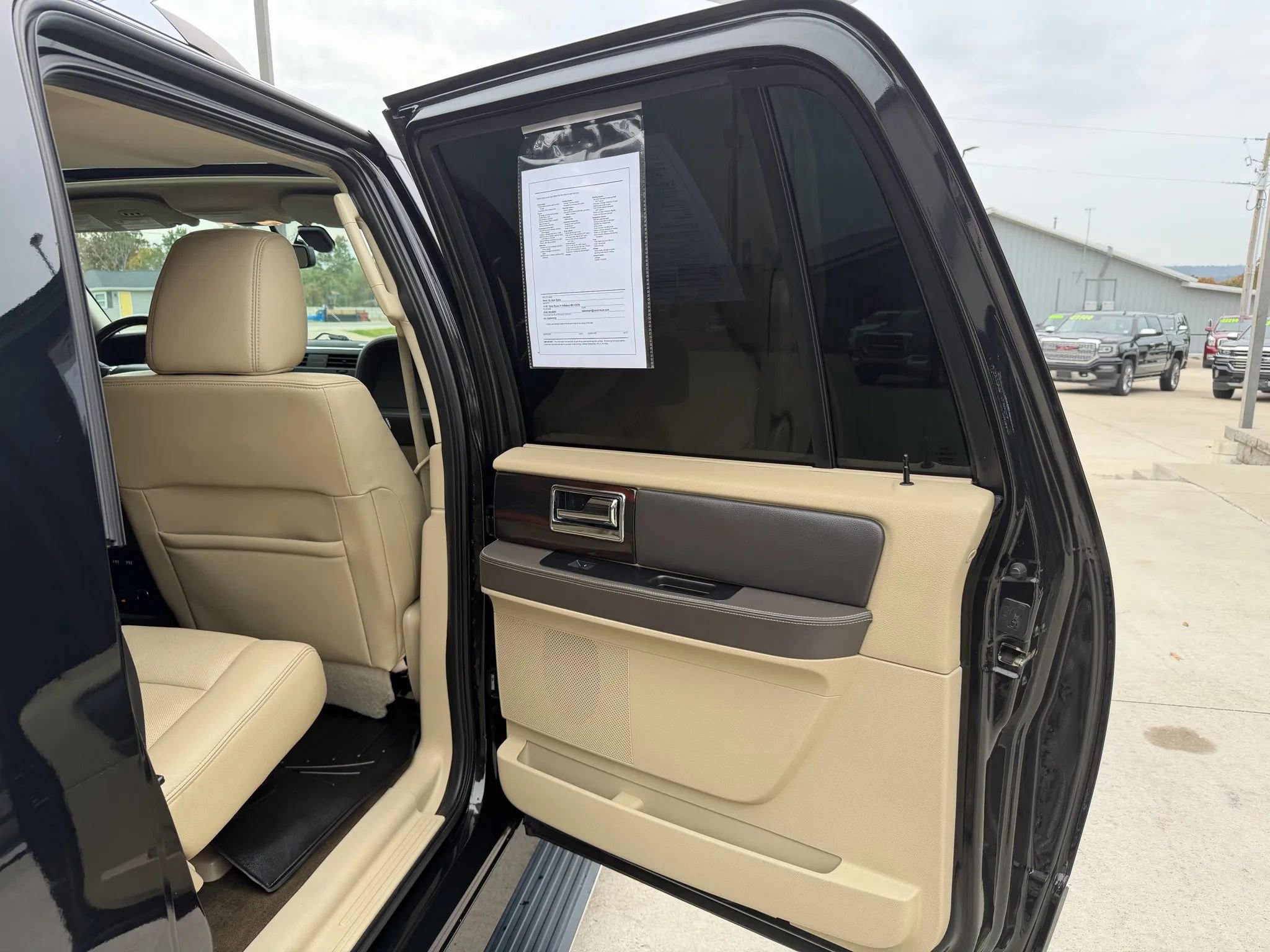 Used 2015 Lincoln Navigator L 4WD w/ Equipment Group 101A Reserve image 45