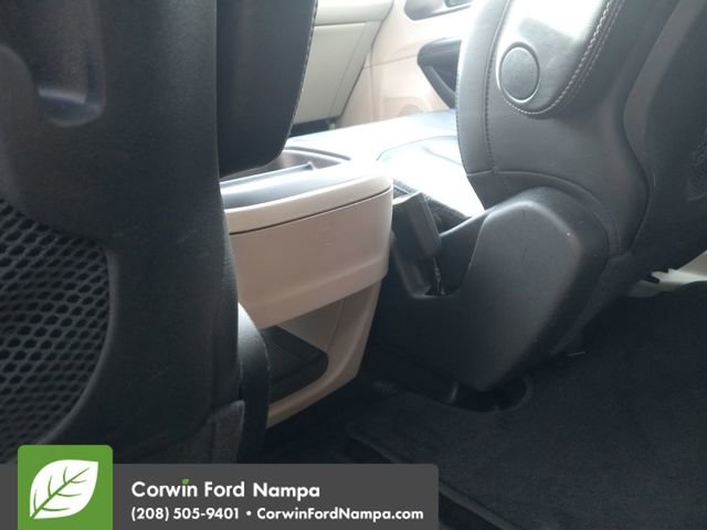 Used 2020 Chrysler Pacifica Touring-L image 25