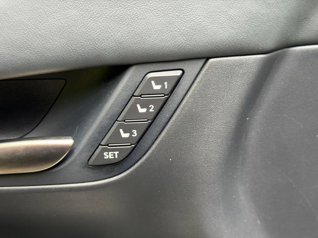 Used 2021 Lexus LX 570 4WD w/ Sport Package image 19
