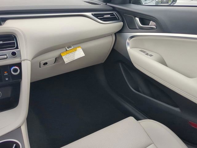 Certified 2025 Genesis G70 2.5T image 24