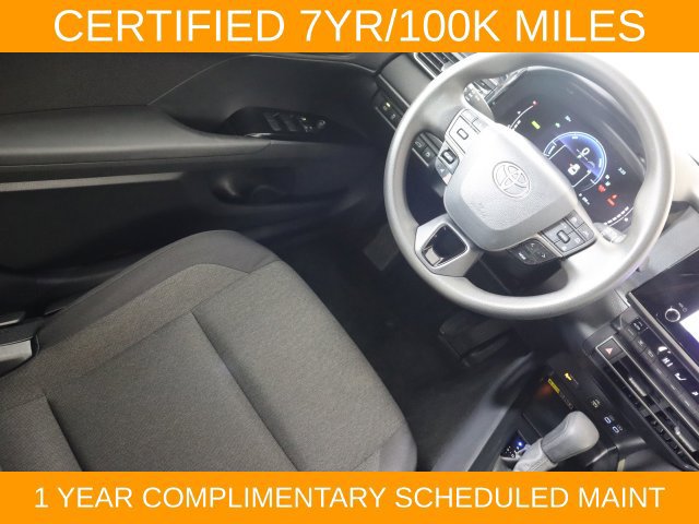 Used 2025 Toyota Camry LE FWD image 19