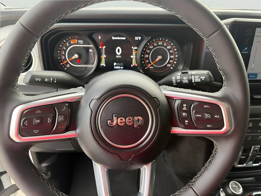 Used 2026 Jeep Wrangler Unlimited Sahara AWD/4WD image 23
