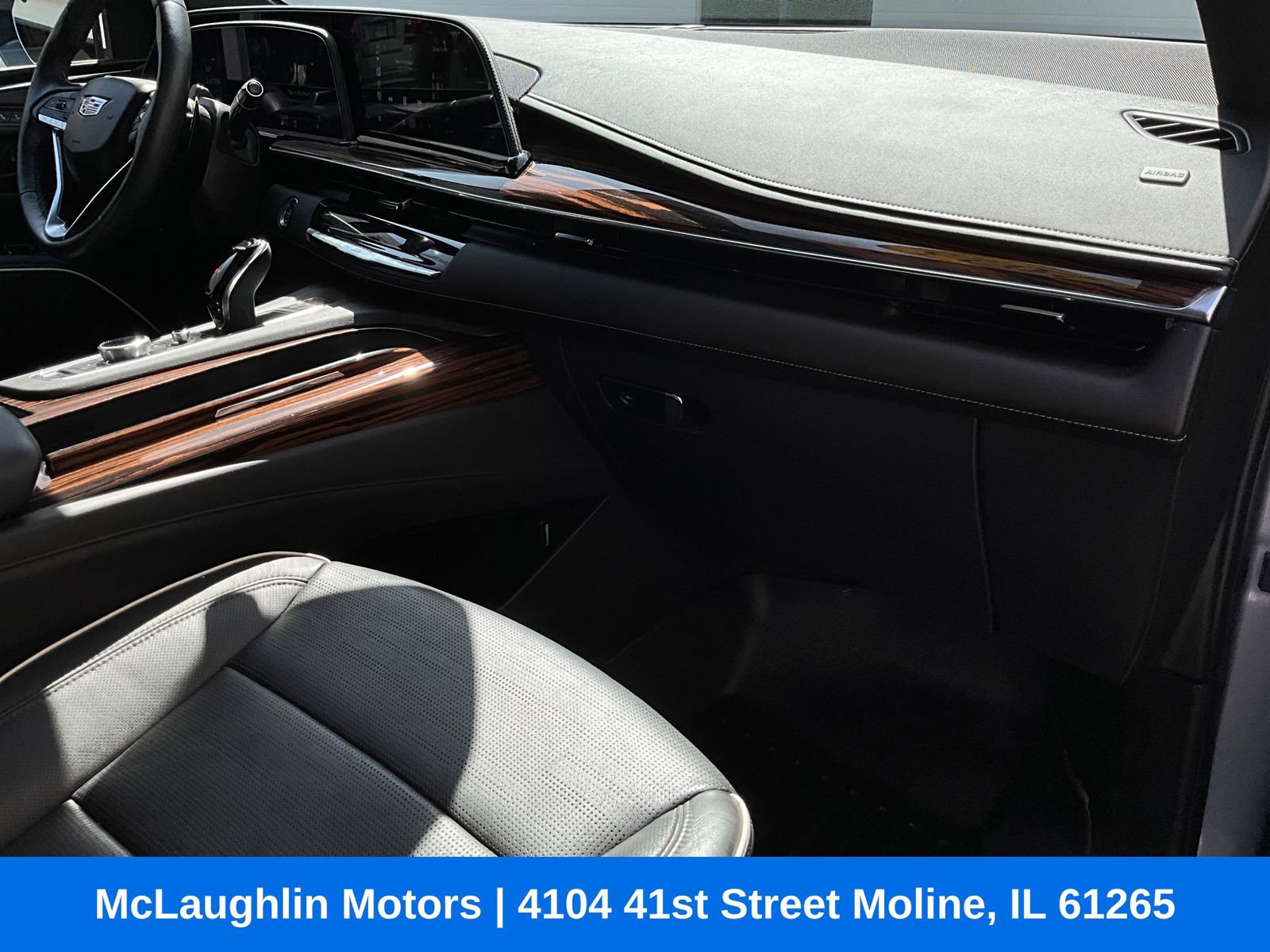 Used 2023 Cadillac Escalade ESV Premium Luxury w/ LPO, Radiant Package AWD/4WD image 10