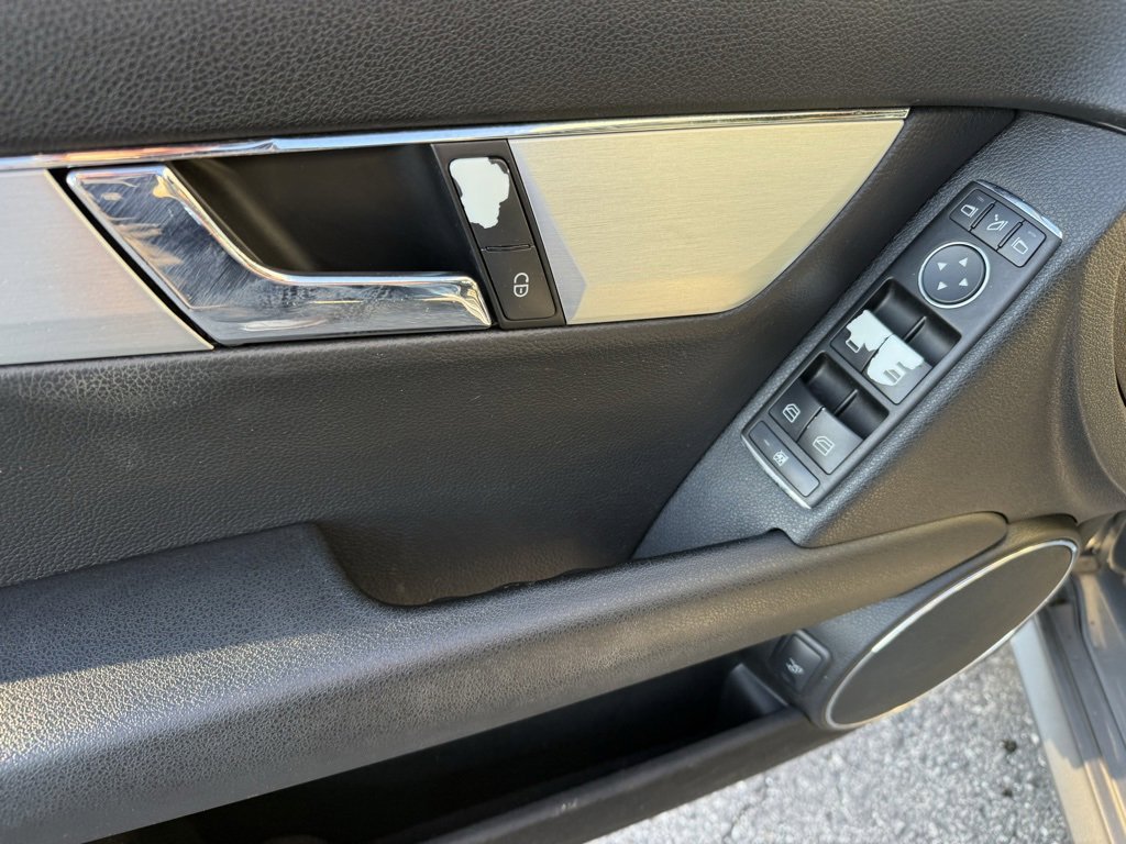 Used 2008 Mercedes-Benz C 300 Sedan image 17