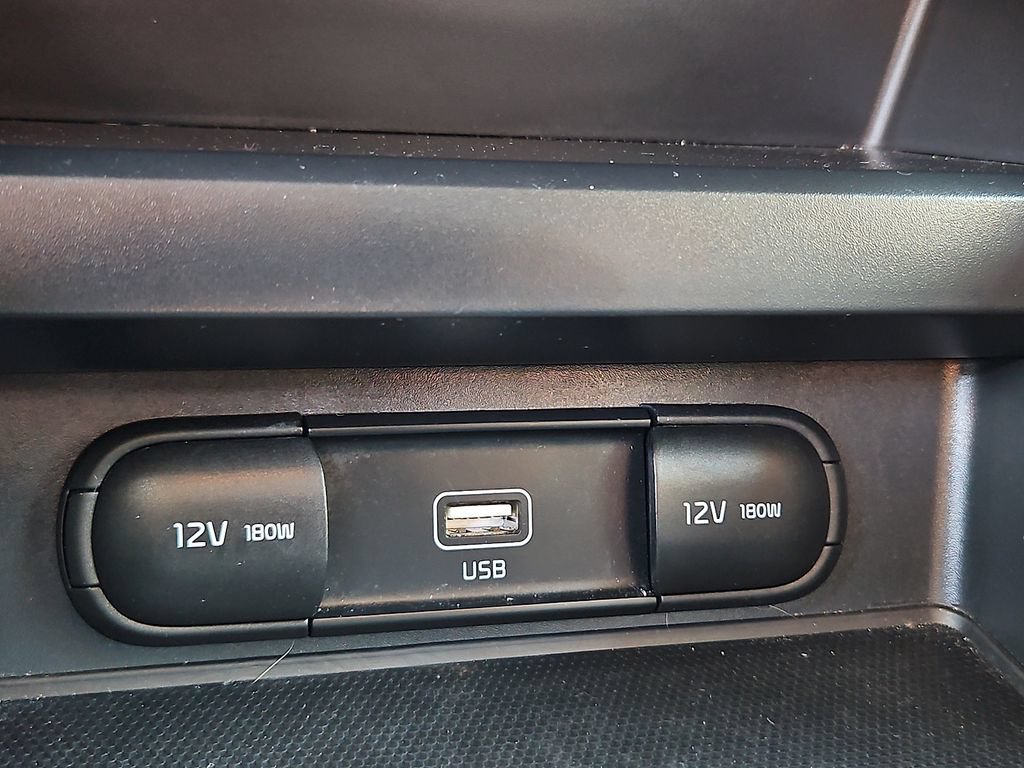 Certified 2022 Kia Soul LX FWD image 23