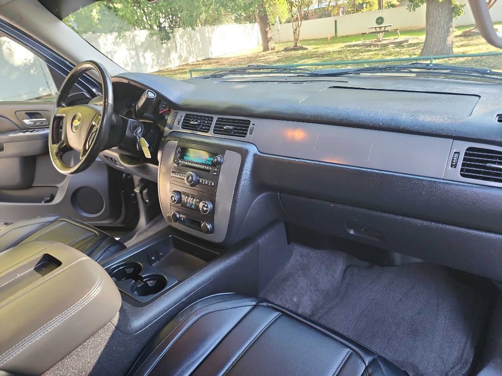 Used 2010 Chevrolet Suburban 2500 LS w/ Skid Plate Package image 35