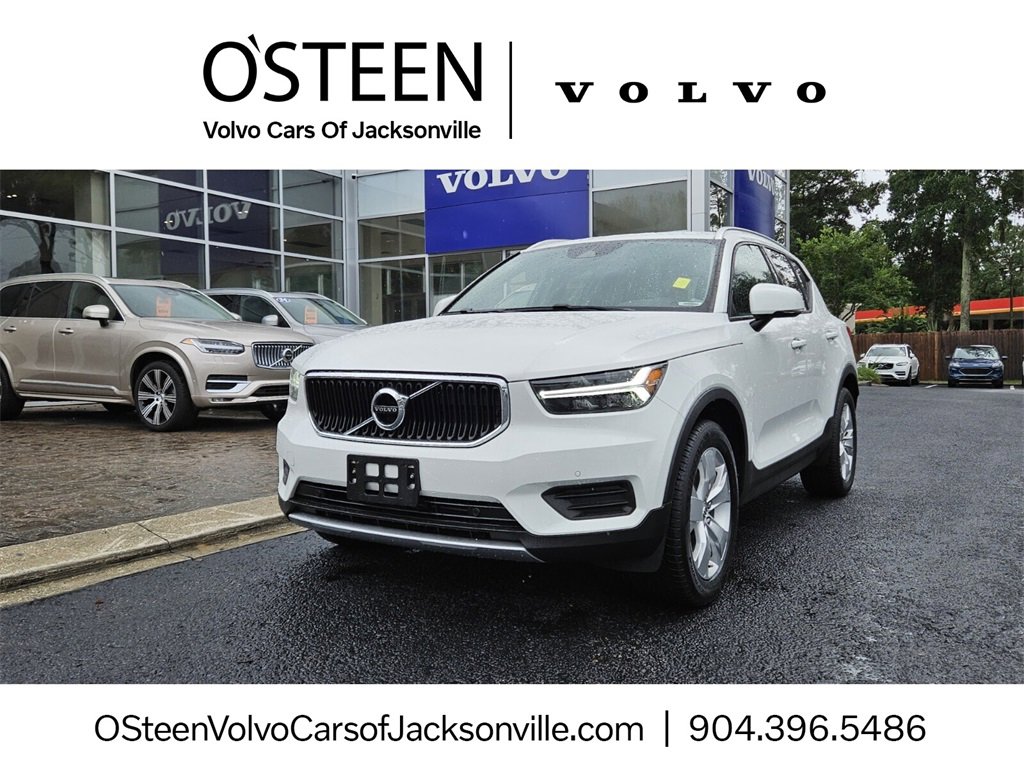Used 2020 Volvo XC40 T4 Momentum
