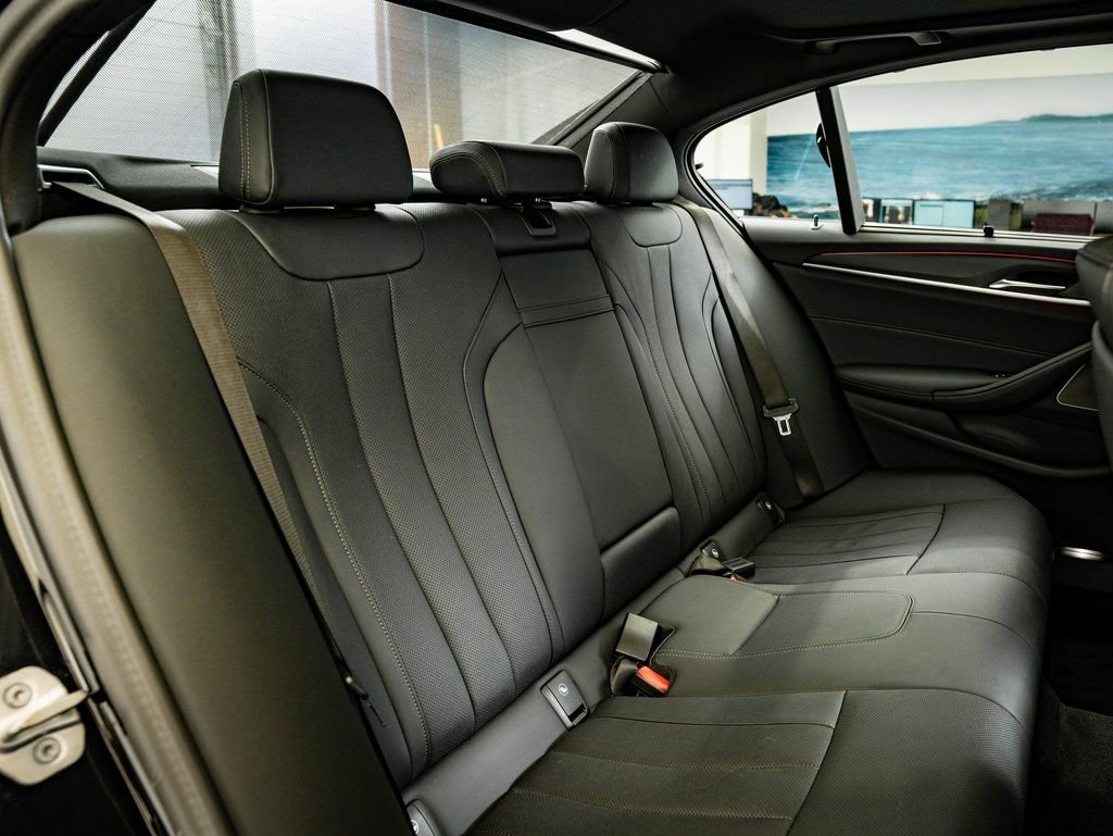 Used 2023 BMW 540i xDrive w/ Executive Package image 47