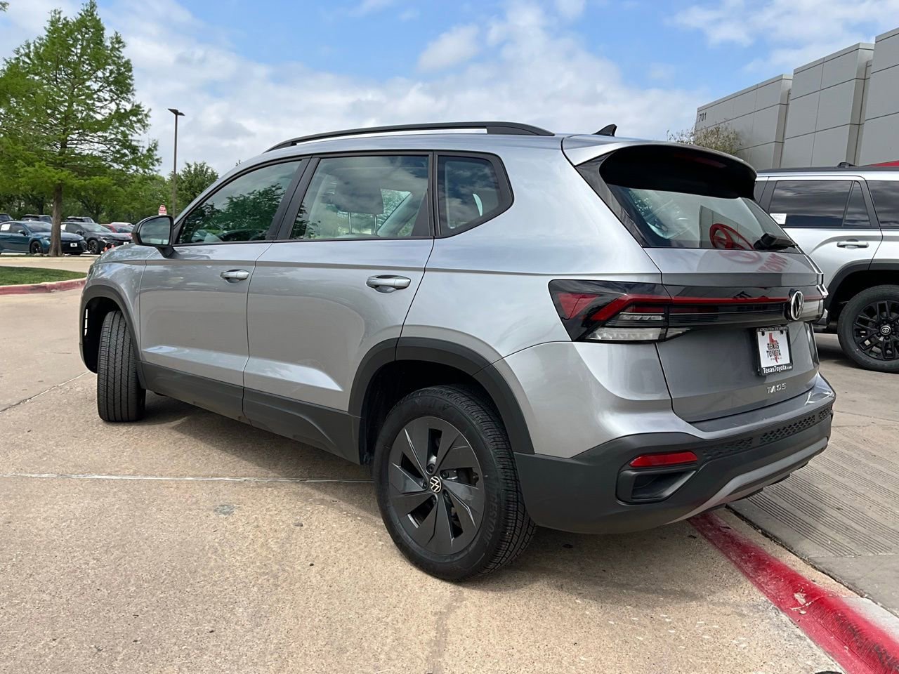 Used 2025 Volkswagen Taos S image 8