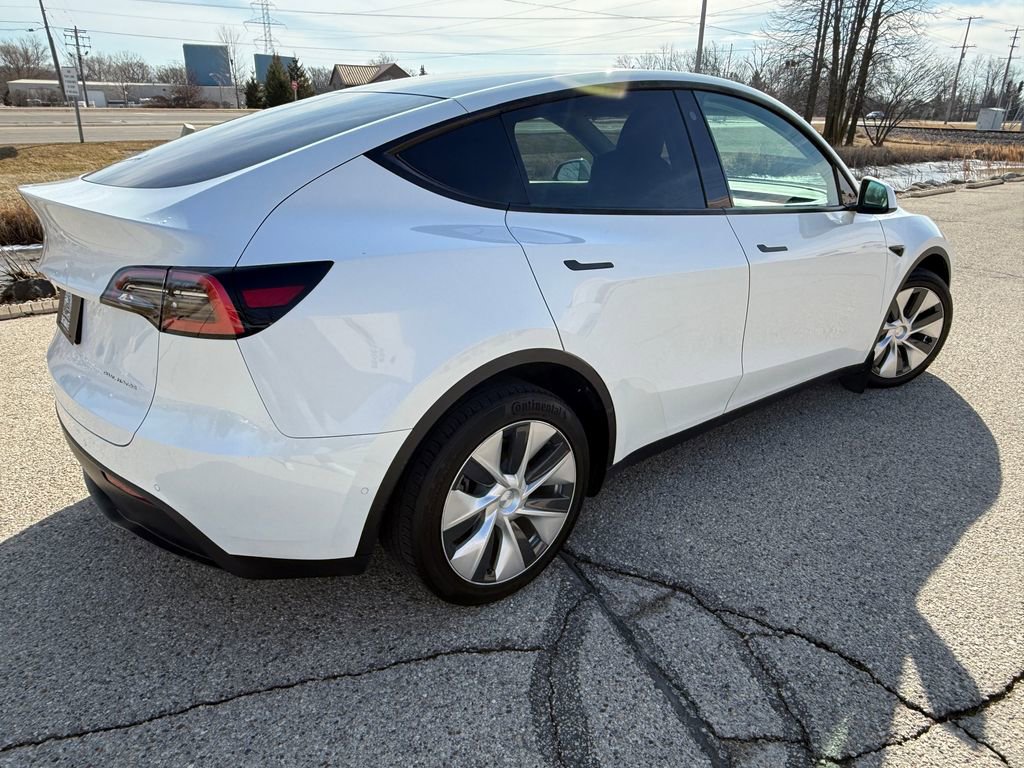 Used 2021 Tesla Model Y Long Range image 5