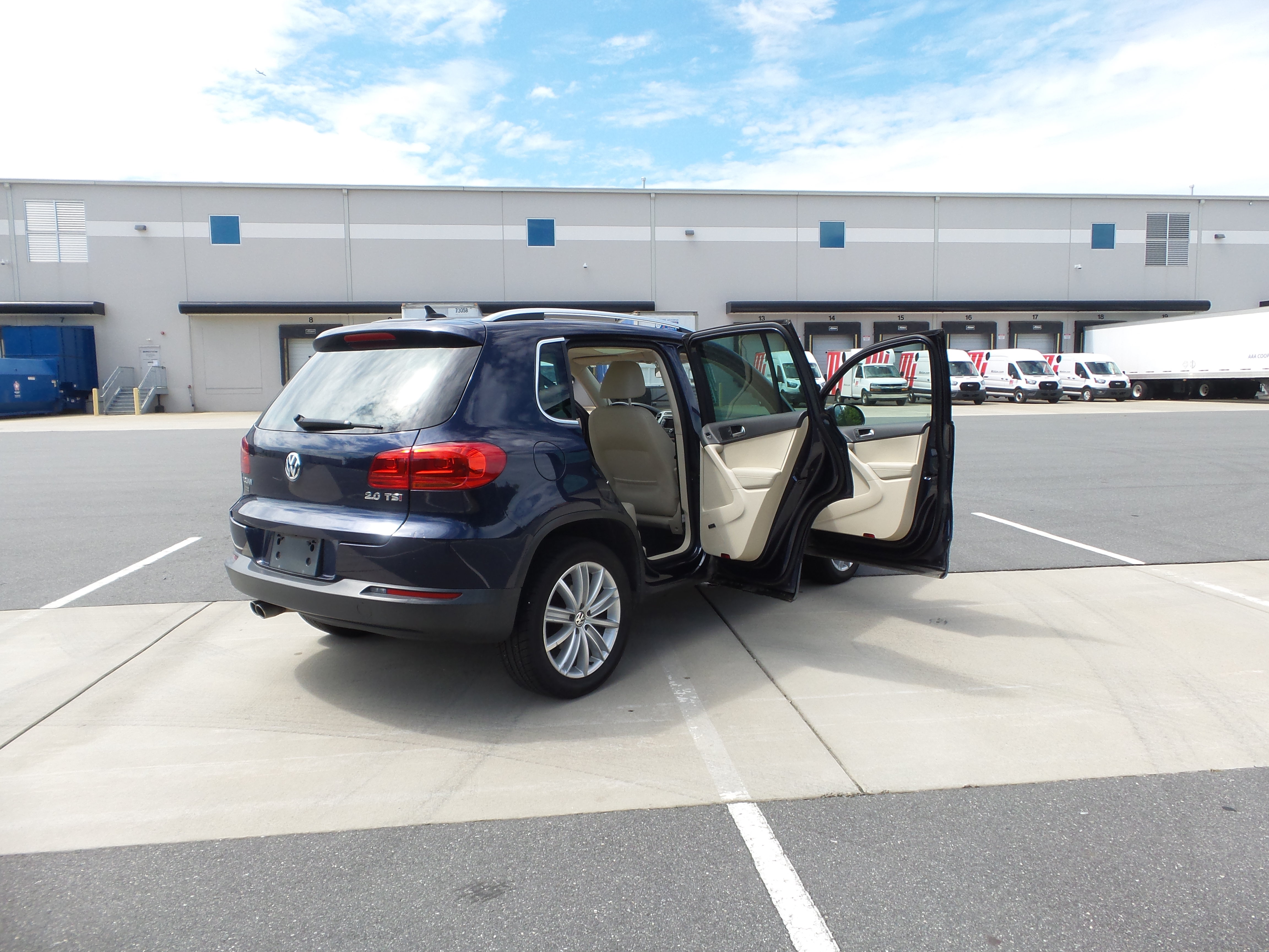 Used 2015 Volkswagen Tiguan SEL FWD image 52