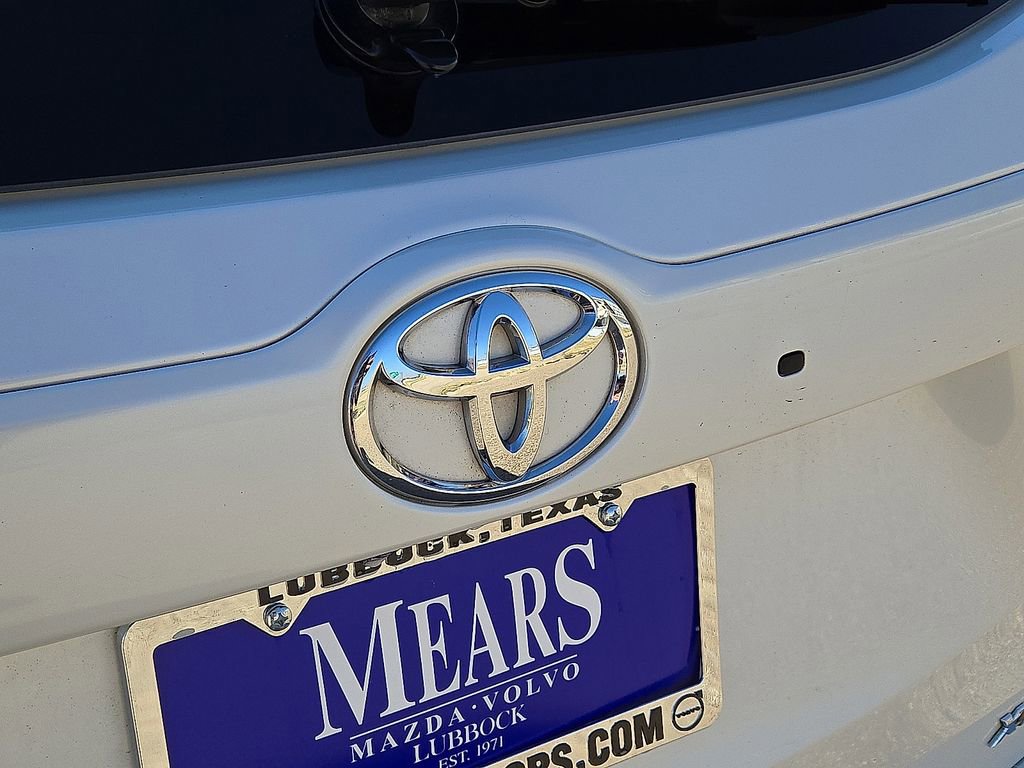 Used 2018 Toyota Highlander XLE image 12