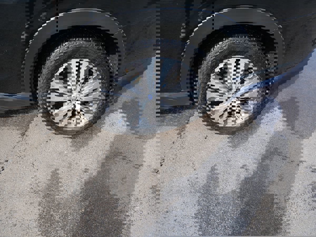 Used 2021 Subaru Ascent Limited w/ Technology Package image 40