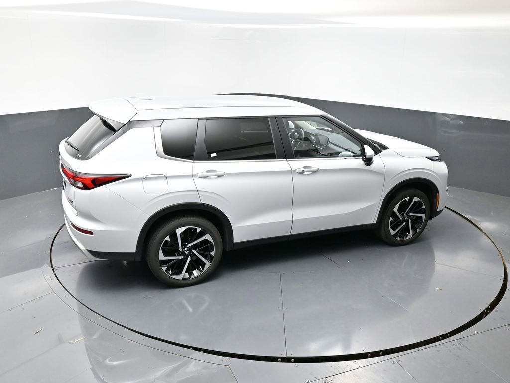 Used 2024 Mitsubishi Outlander SE image 42