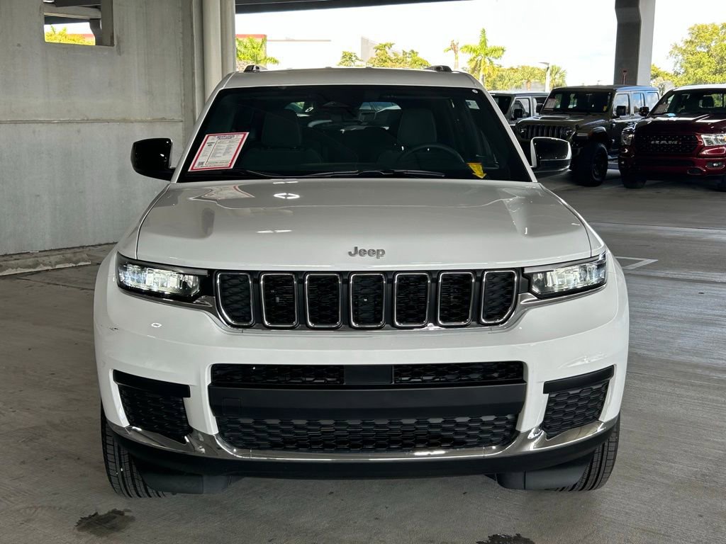 Used 2025 Jeep Grand Cherokee L Laredo image 8