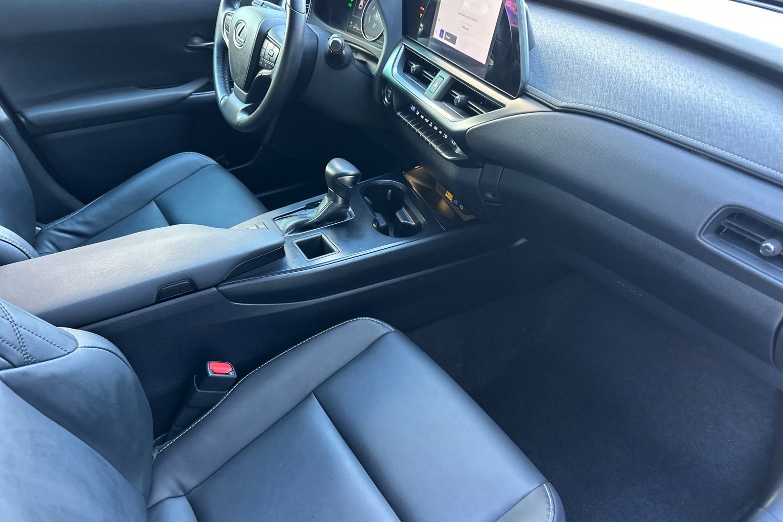 Certified 2023 Lexus UX 250h 250h image 20