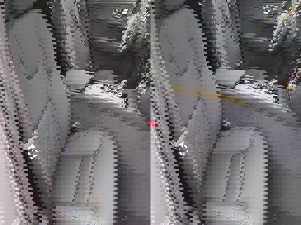 Used 2026 Volvo XC60 B5 Plus w/ Protection Package Premier image 22