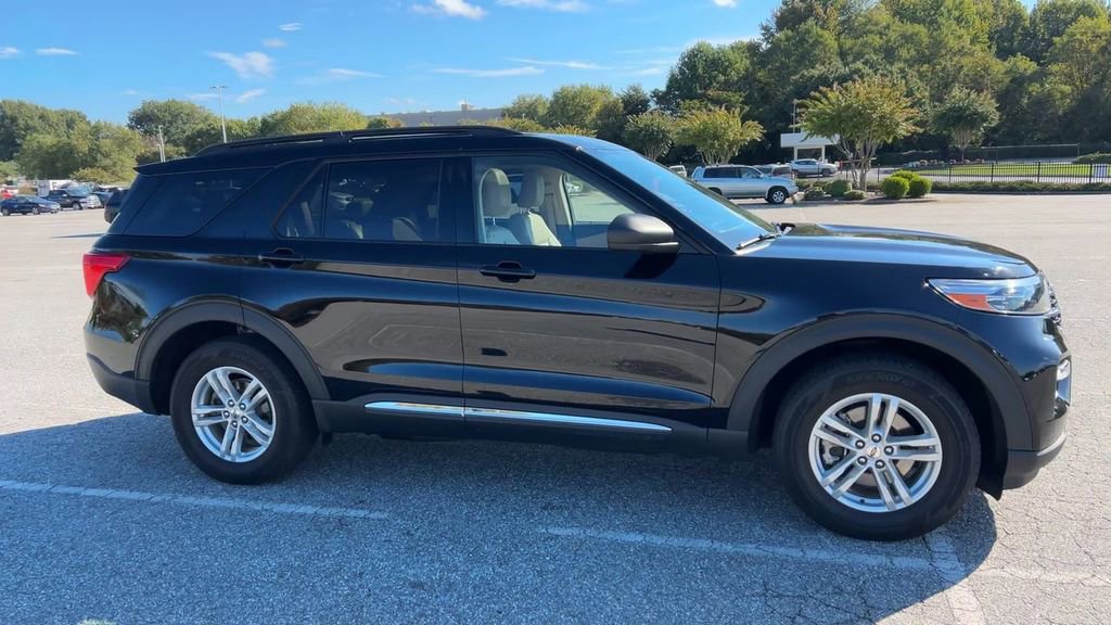 Used 2022 Ford Explorer XLT w/ Equipment Group 202A image 12