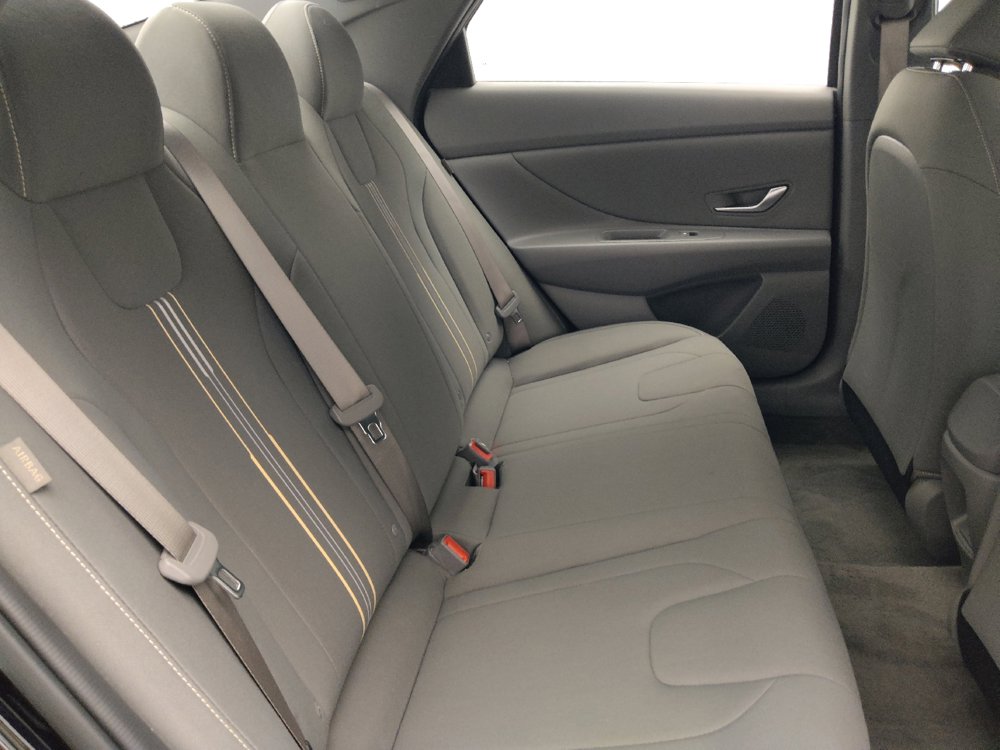 Used 2025 Hyundai Elantra Sport FWD image 19