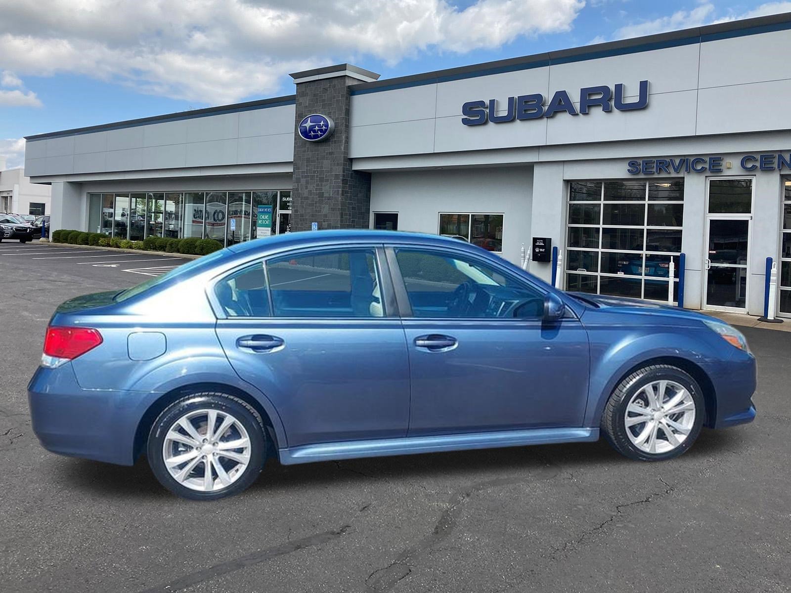 Used 2013 Subaru Legacy 2.5i Premium w/ All-Weather Pkg AWD/4WD image 8